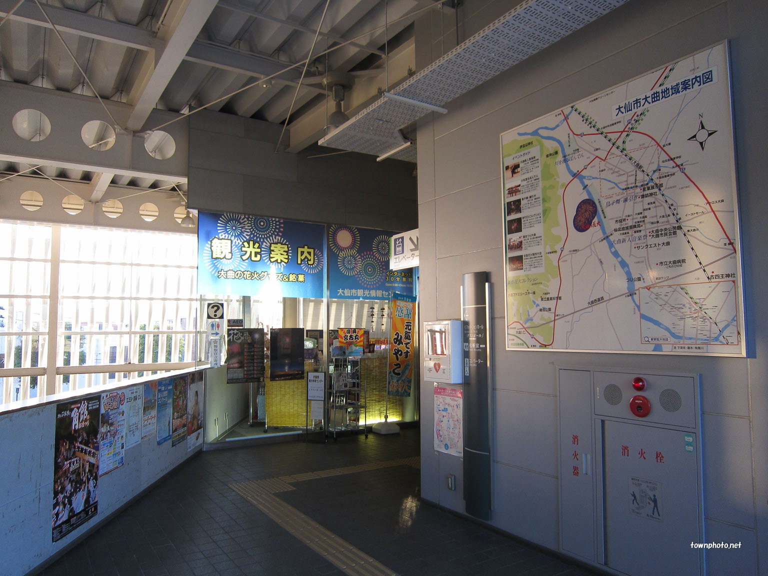 大曲駅舎と東口 大仙市大曲駅周辺の紹介 写真が満載