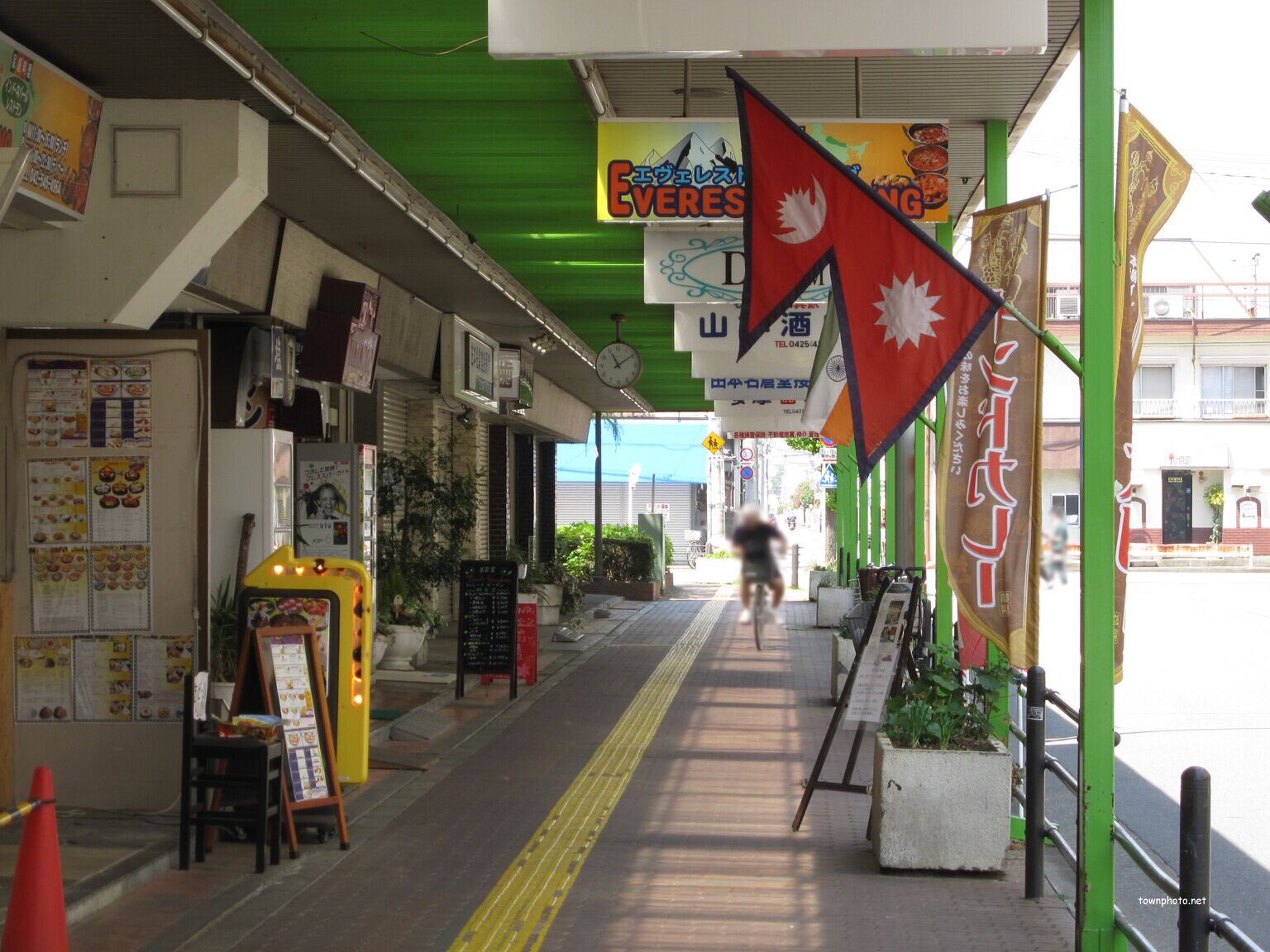 街 商店 くじら ロード 東京都昭島市の「くじらロード商店街」を熊本県のアンテナショップで盛り上げる。